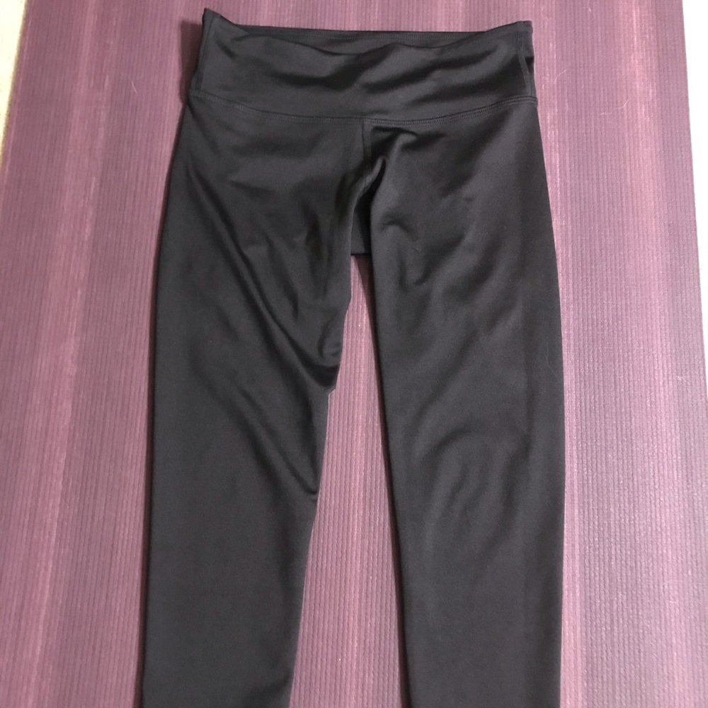 Mika Yoga Capri- size small